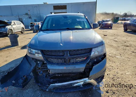 2019 Dodge Journey Crossroad z USA, uszkodzony, nr VIN 3C4PDDGG4KT739049